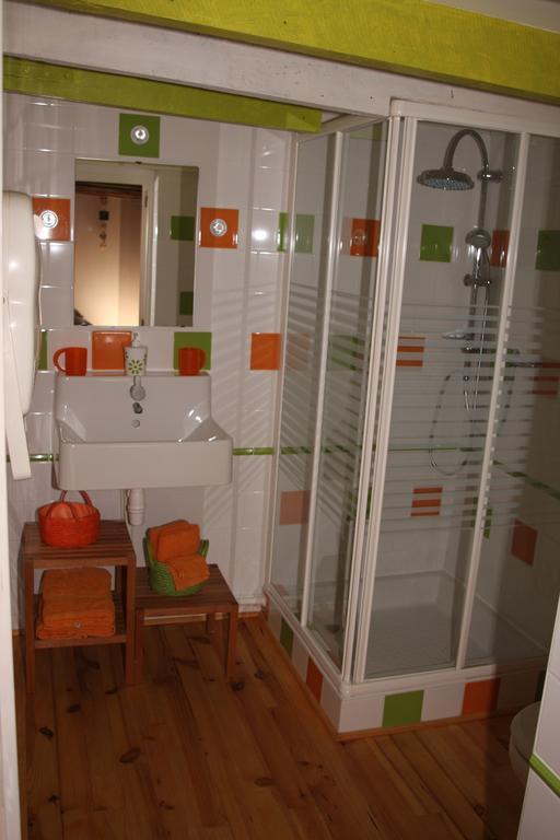 Les Chambres De Ribeaufontaine Dorengt Room photo